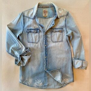 Light-Wash Western-Style Denim Shirt